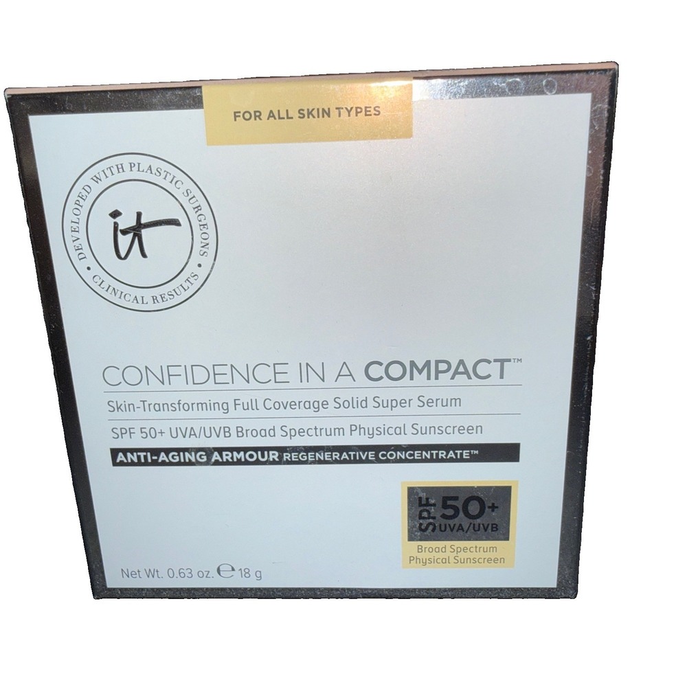 IT Cosmetics Confidence in a Compact SPF 50 Solid Serum Foundation LIGHT NIB